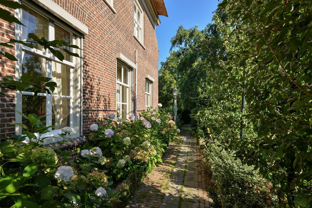 De Oude Pastorie Macharen Bed & Breakfast Exterior photo