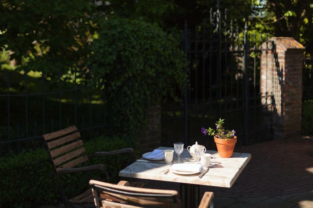 De Oude Pastorie Macharen Bed & Breakfast Exterior photo